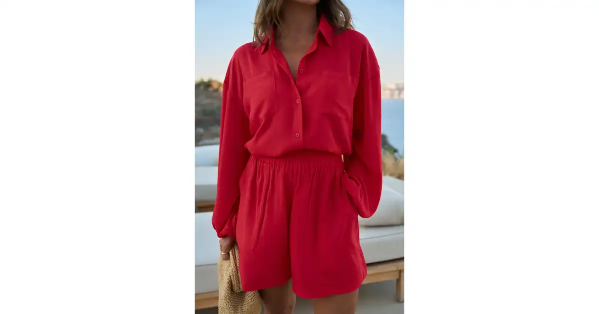 Czerwone szorty damskie, z wiskozy, na plażę – Szorty Summer Red - sklep More'moi