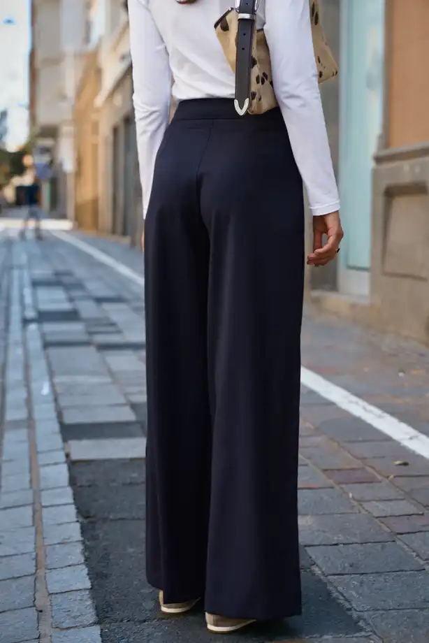 Granatowe bawełniane spodnie ballon ze średnim stanem