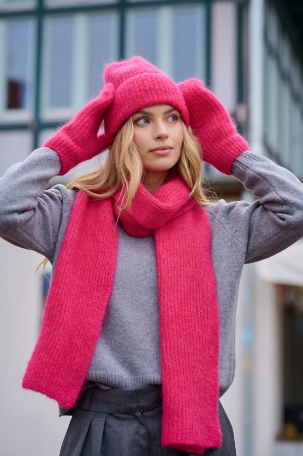 Różowy zestaw szalik i sweter z alpaką i wełna - Zestaw Madeline